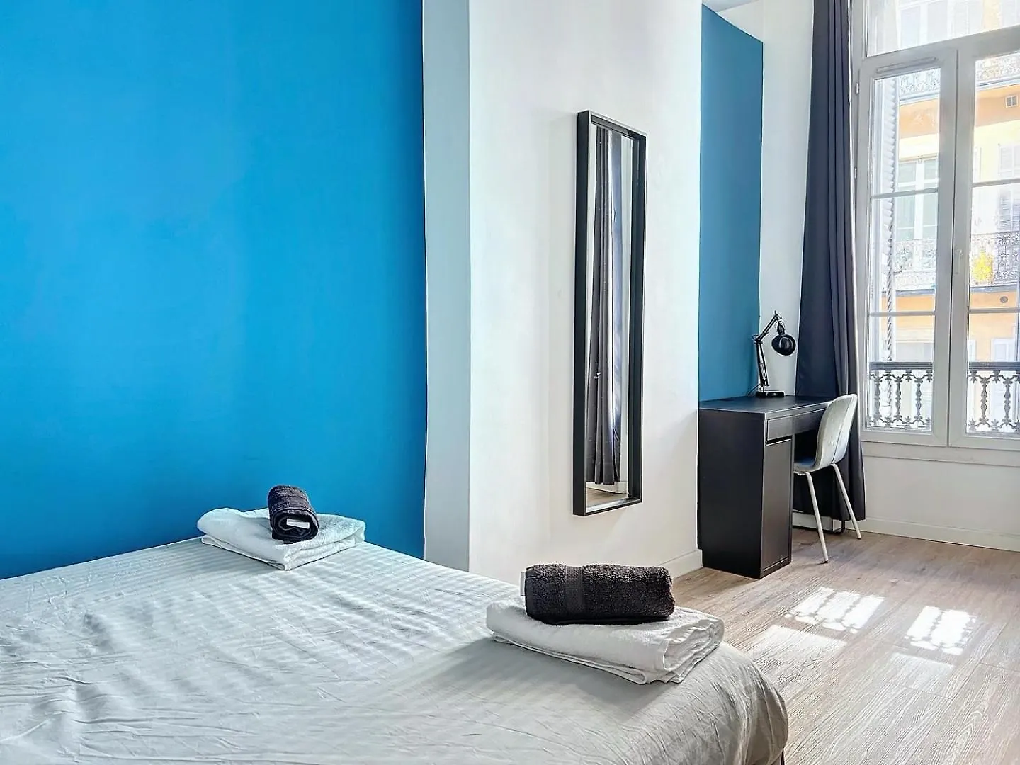 Grand Appartement Central - Trois Chambres - Les Freres De La Loc' Марсель