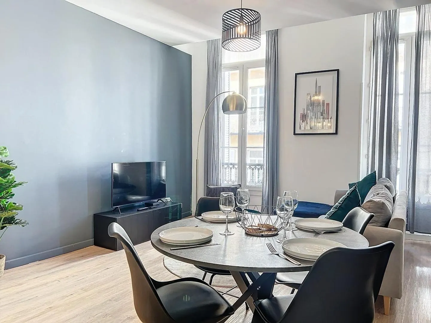 Grand Appartement Central - Trois Chambres - Les Freres De La Loc' Марсель