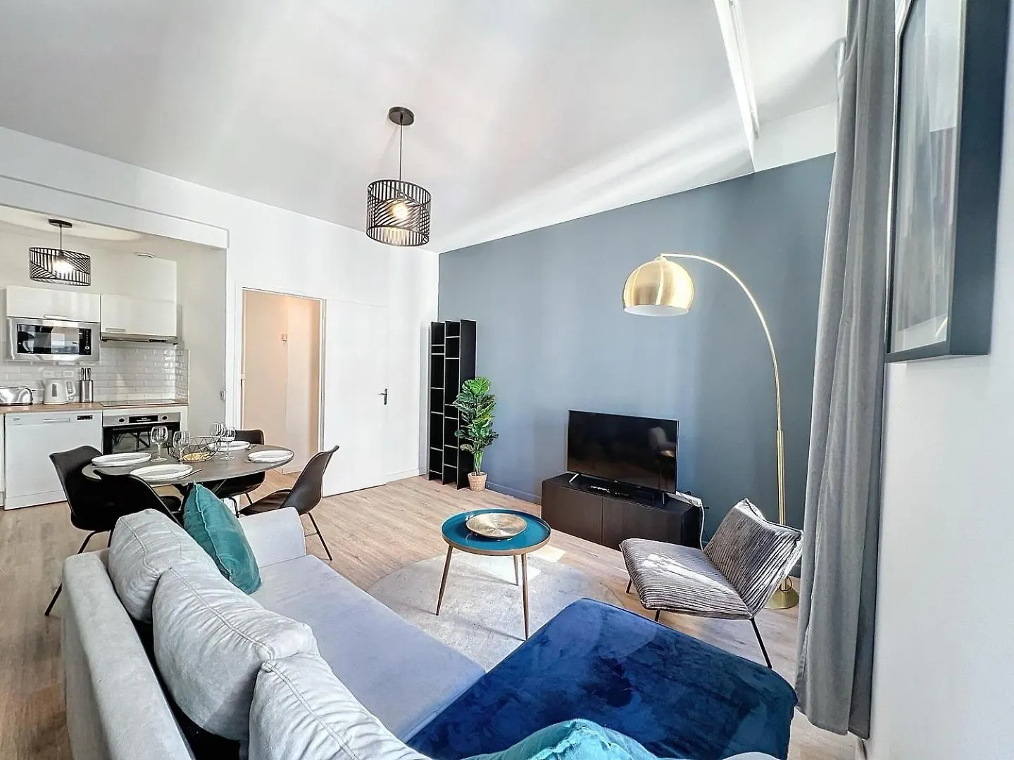 Grand Appartement Central - Trois Chambres - Les Freres De La Loc' Марсель Апартаменты